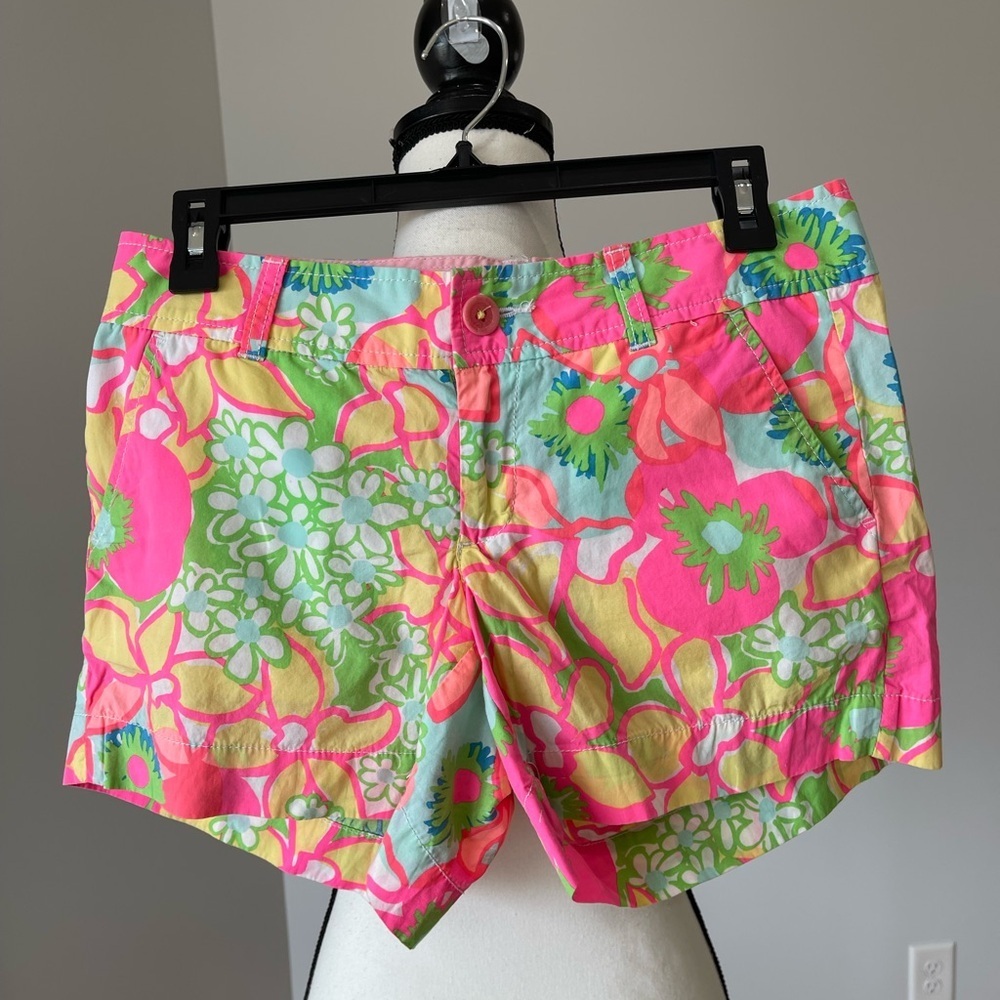 Lilly Pulitzer Callahan short size 2 sorority cruise resort wear floral vacation